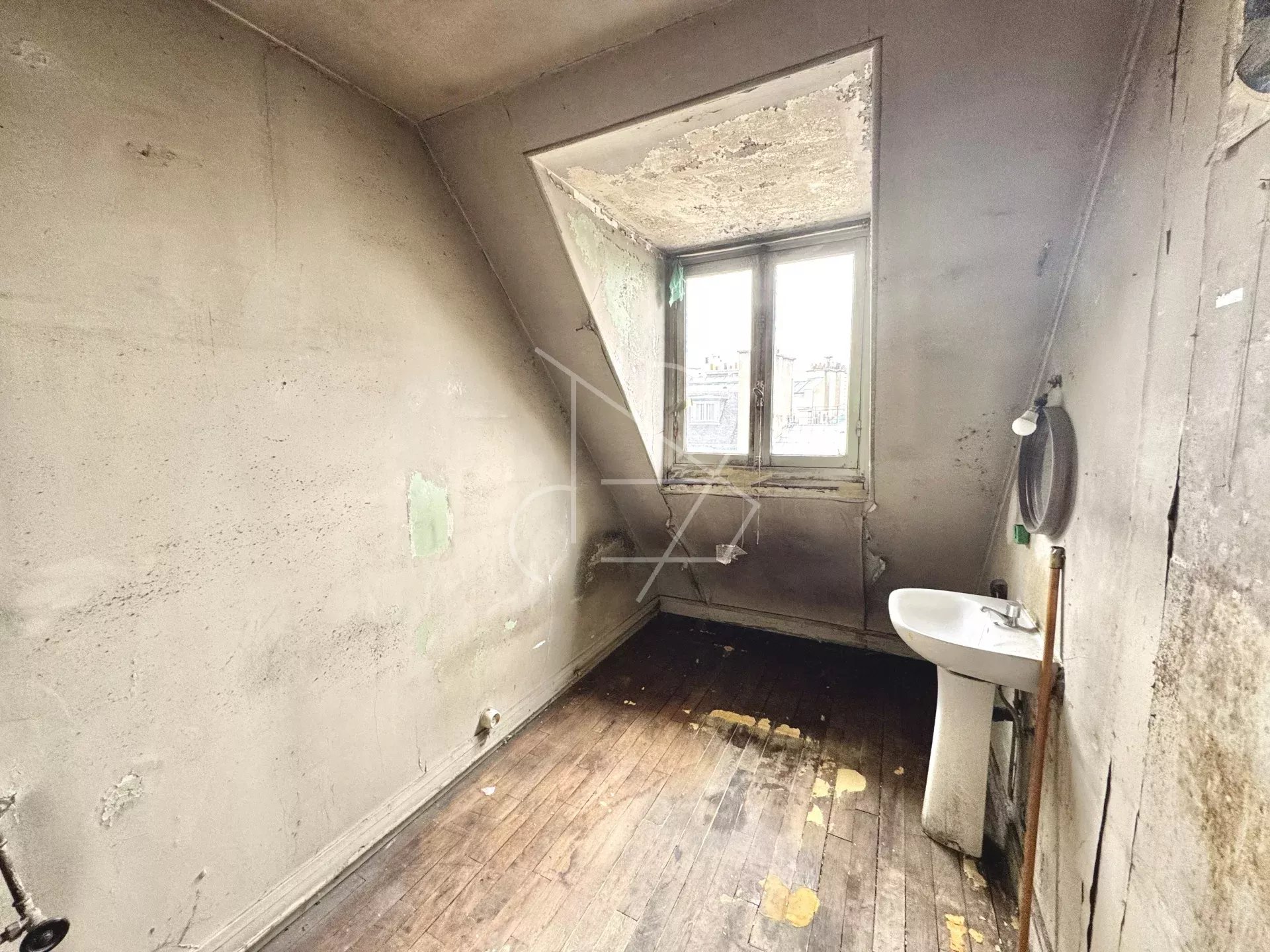 6063bf662324cf9db0aa8d93863d8a07_b105e04a9f_1920-original-5378 Chambre de service – Paris 8ème Rue du Faubourg Saint-Honoré