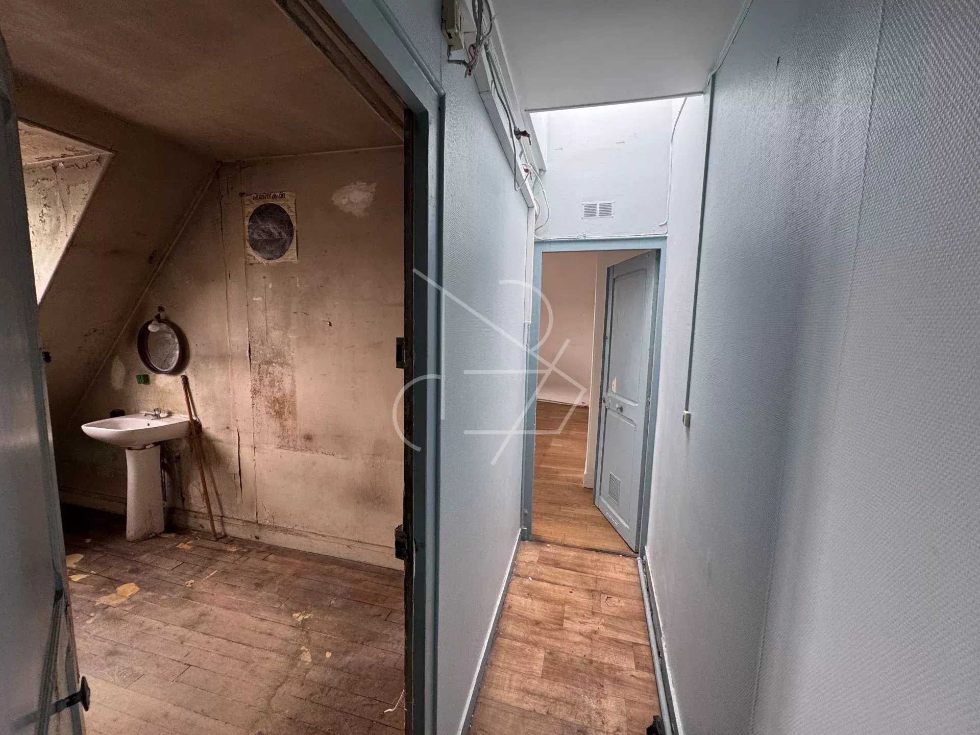 67f27e7eeddade7bb4a361117a4bc500_e6cfe9487f_1920-original-5378 Chambre de service – Paris 8ème Rue du Faubourg Saint-Honoré