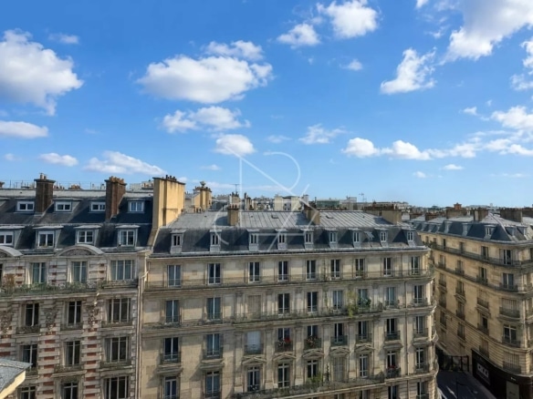 Chambre de service – Paris 8ème Rue du Faubourg Saint-Honoré